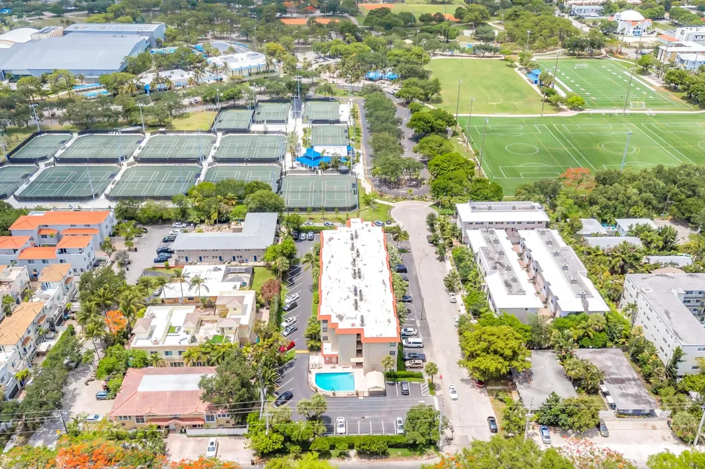615 NE 12th Avenue Fort Lauderdale FL 33304