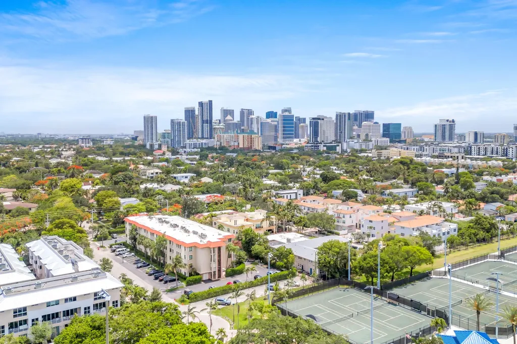 615 NE 12th Avenue Fort Lauderdale FL 33304