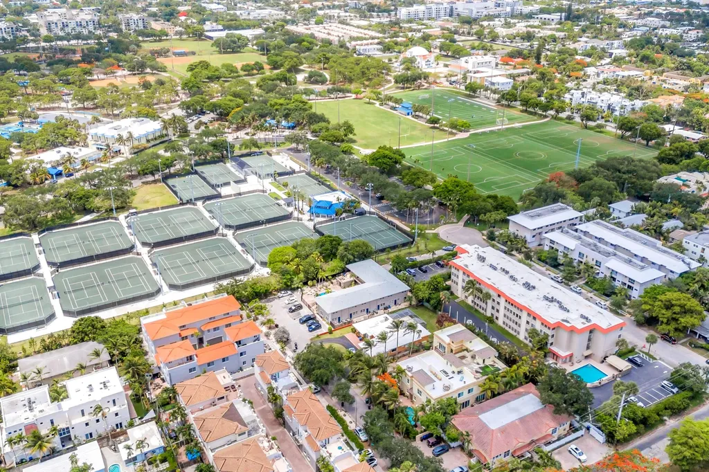615 NE 12th Avenue Fort Lauderdale FL 33304