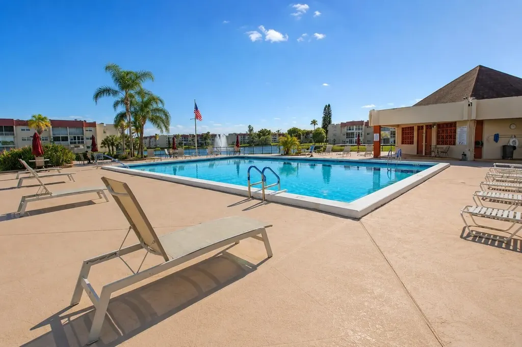 2750 W Sunrise Lakes Drive W Sunrise FL 33322
