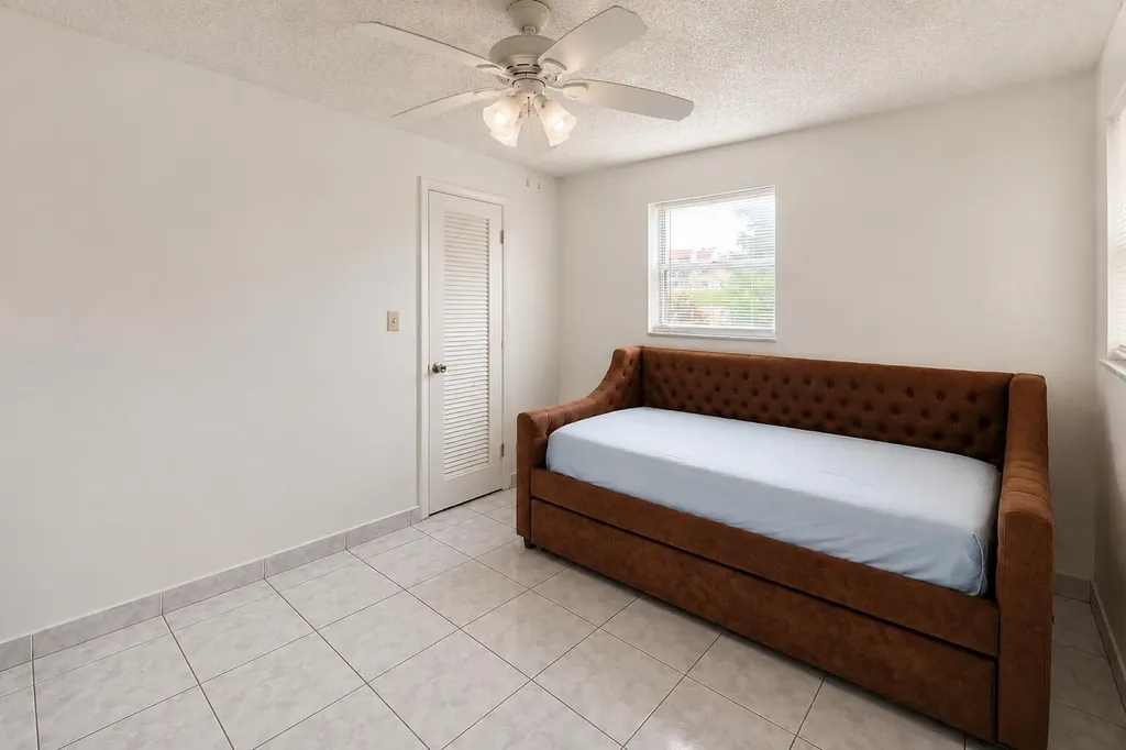 2750 W Sunrise Lakes Drive W Sunrise FL 33322