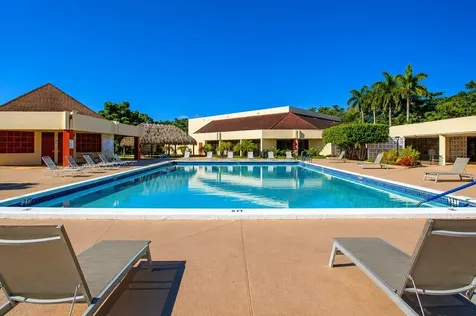 2750 W Sunrise Lakes Drive W Sunrise FL 33322