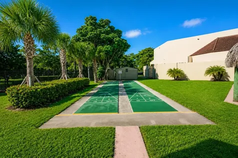 2750 W Sunrise Lakes Drive W Sunrise FL 33322