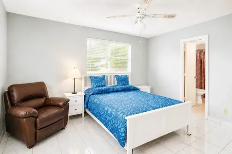 2750 W Sunrise Lakes Drive W Sunrise FL 33322