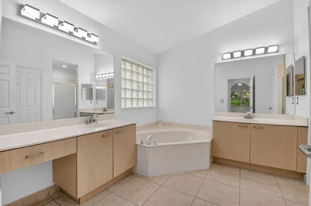 5891 Royal Isle Boulevard Boynton Beach FL 33437