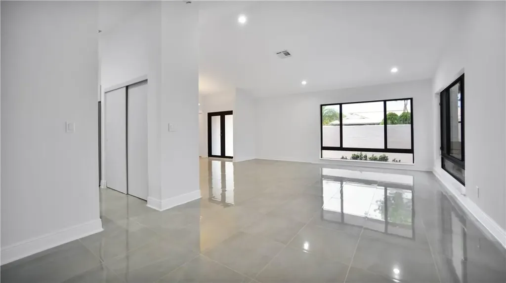 11159 NW 10th Place Coral Springs FL 33071