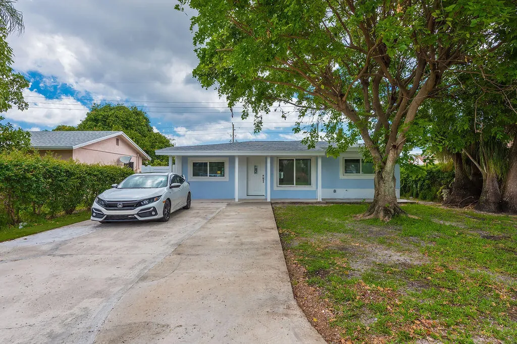 626 NW 7th Street Boynton Beach FL 33426