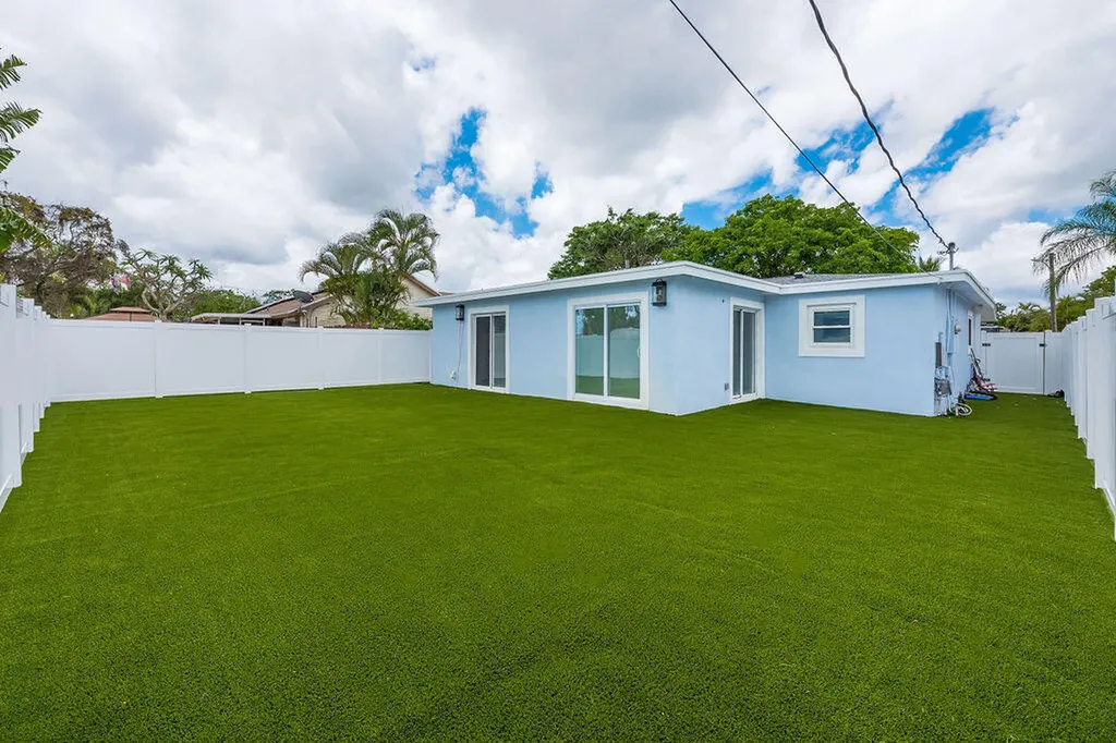 626 NW 7th Street Boynton Beach FL 33426