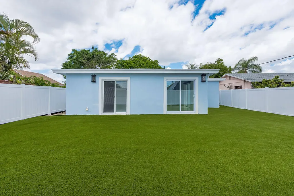 626 NW 7th Street Boynton Beach FL 33426