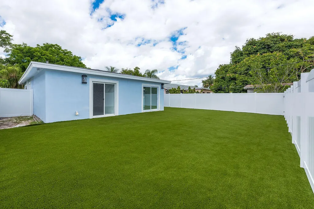 626 NW 7th Street Boynton Beach FL 33426