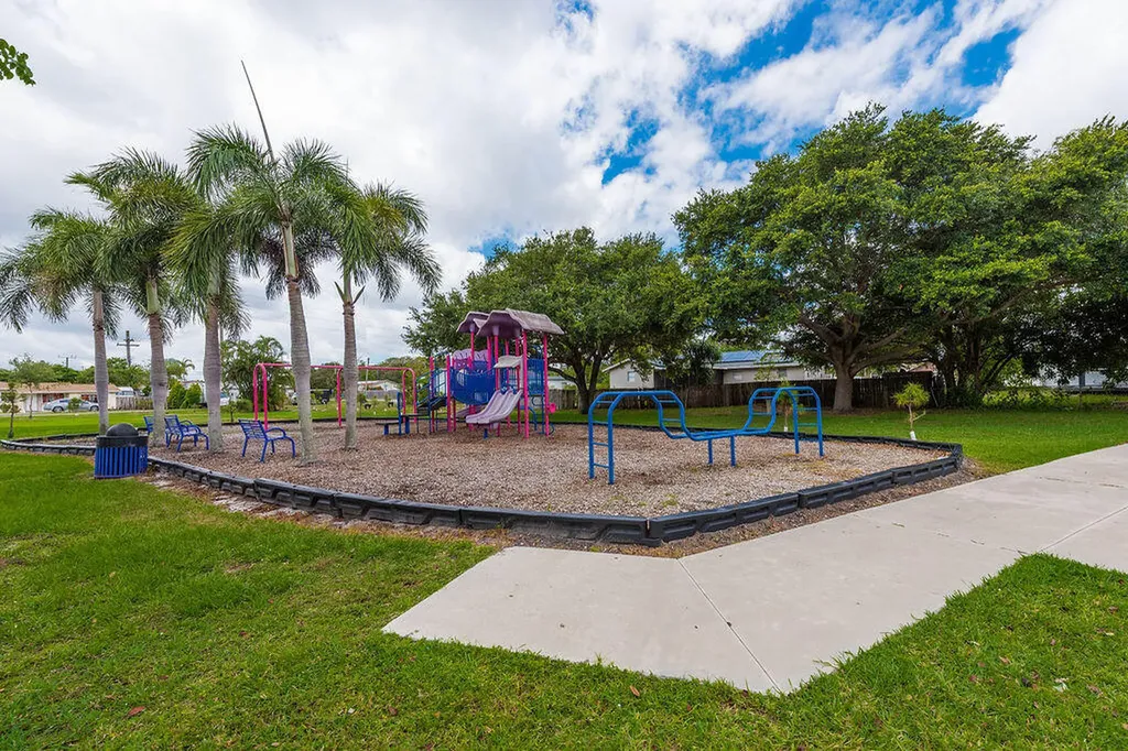 626 NW 7th Street Boynton Beach FL 33426
