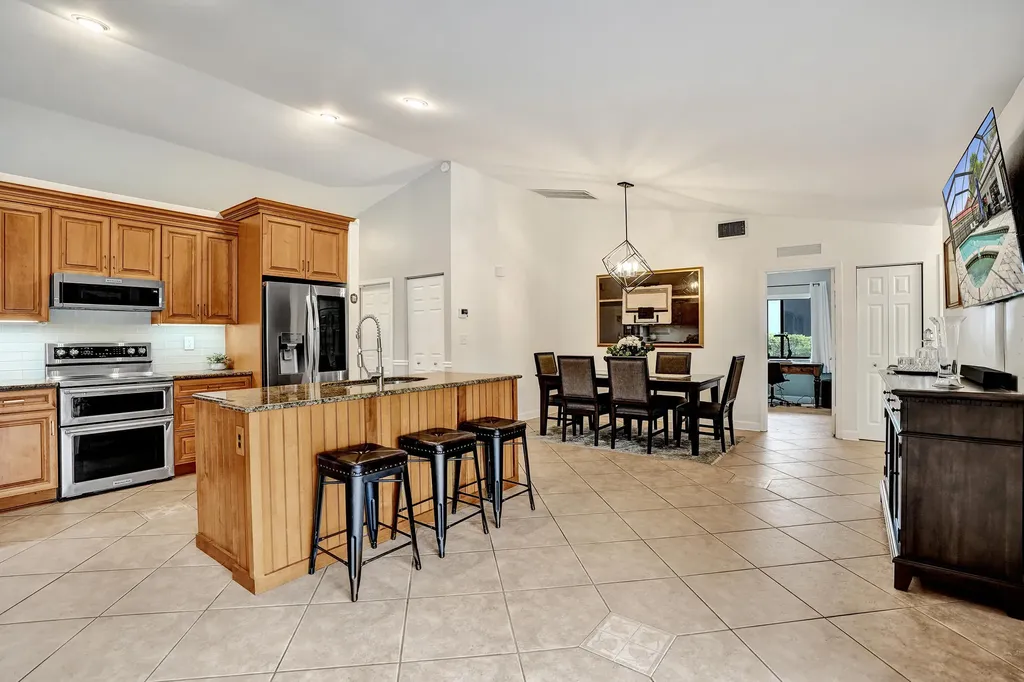 5147 NW 59th Way Coral Springs FL 33067