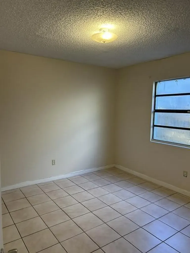 5003 Garden Avenue West Palm Beach FL 33405