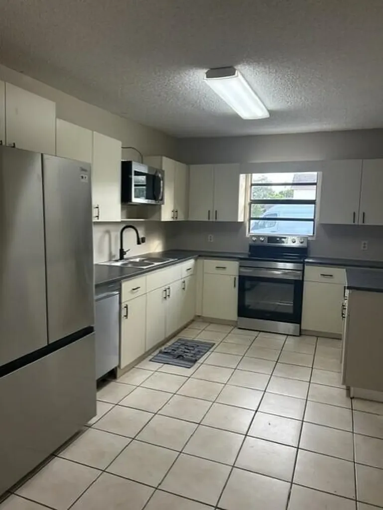 5003 Garden Avenue West Palm Beach FL 33405