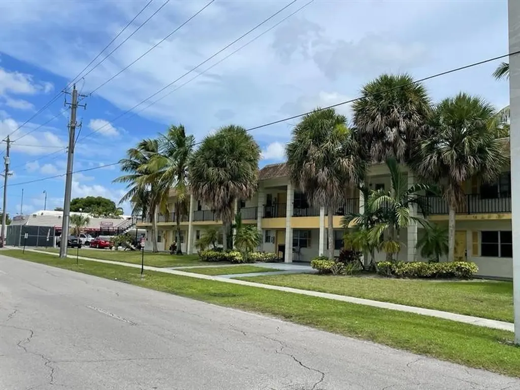 4160 NW 21st Street Lauderhill FL 33313