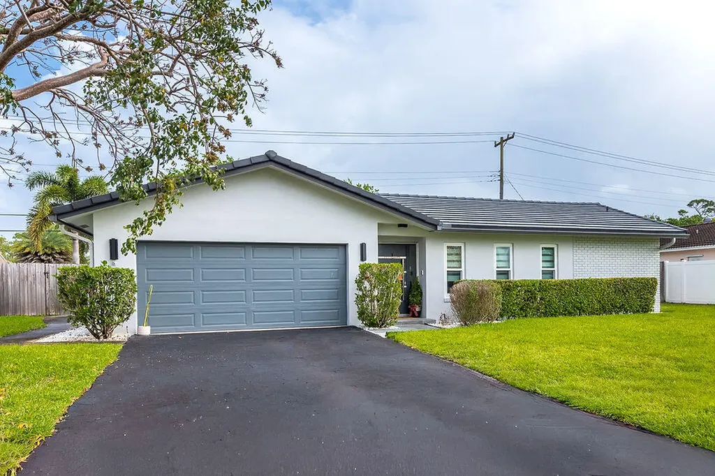 115 St Cloud Lane Boca Raton FL 33431