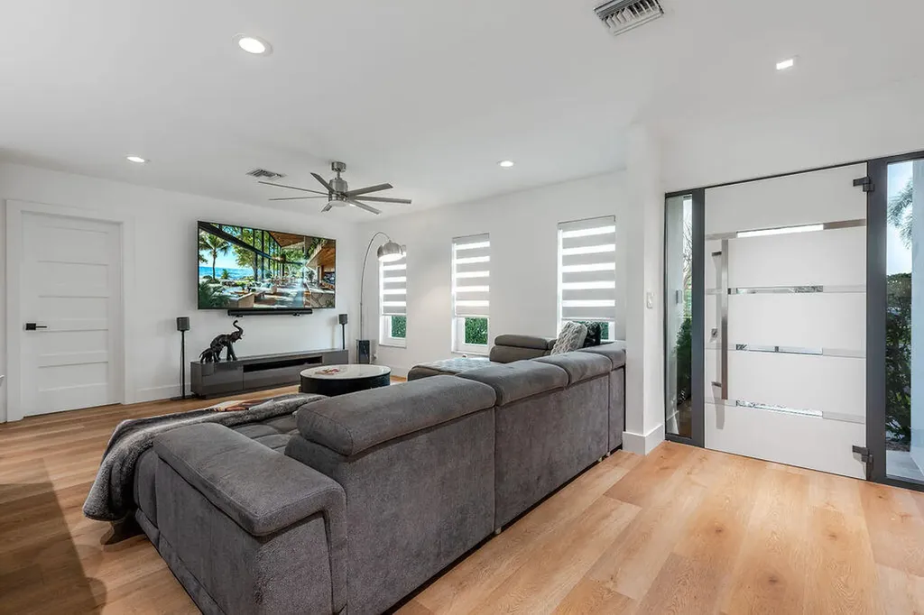 115 St Cloud Lane Boca Raton FL 33431