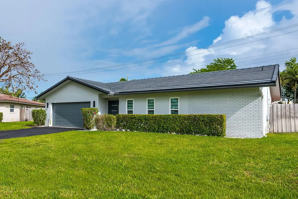 115 St Cloud Lane Boca Raton FL 33431