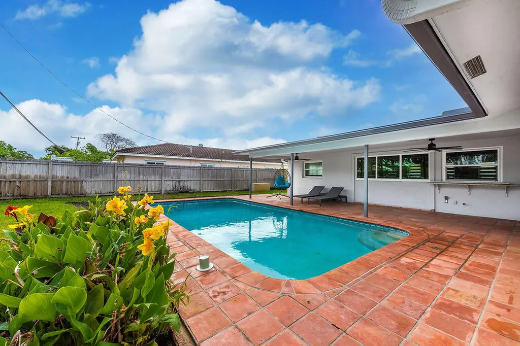 115 St Cloud Lane Boca Raton FL 33431
