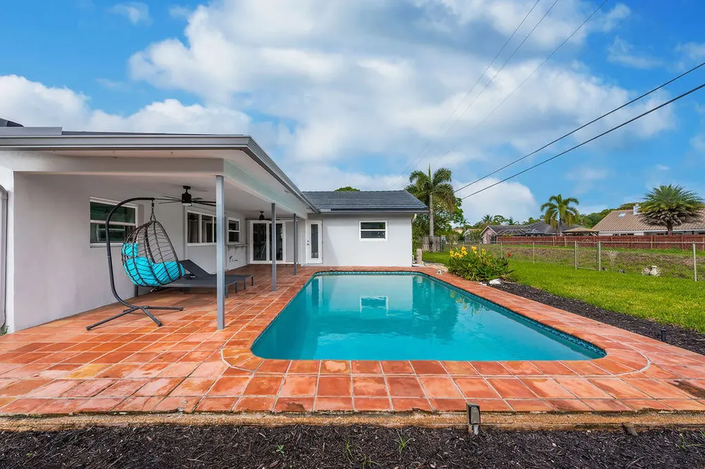 115 St Cloud Lane Boca Raton FL 33431