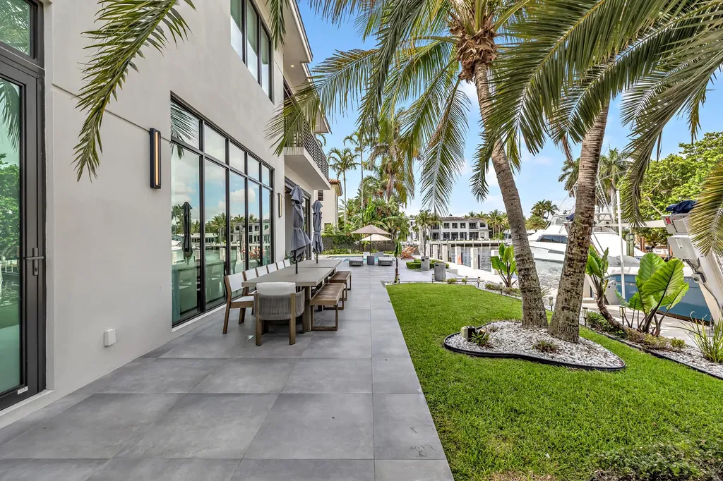 3711 NE 30th Avenue Lighthouse Point FL 33064