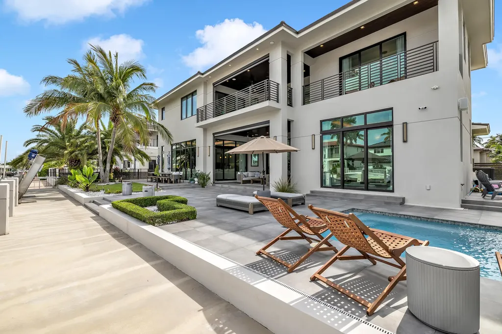 3711 NE 30th Avenue Lighthouse Point FL 33064