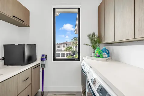 3711 NE 30th Avenue Lighthouse Point FL 33064