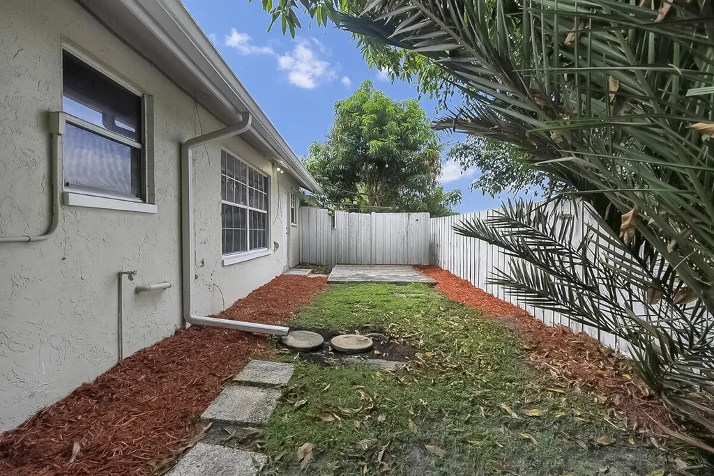 3814 Circle Lake Drive West Palm Beach FL 33417