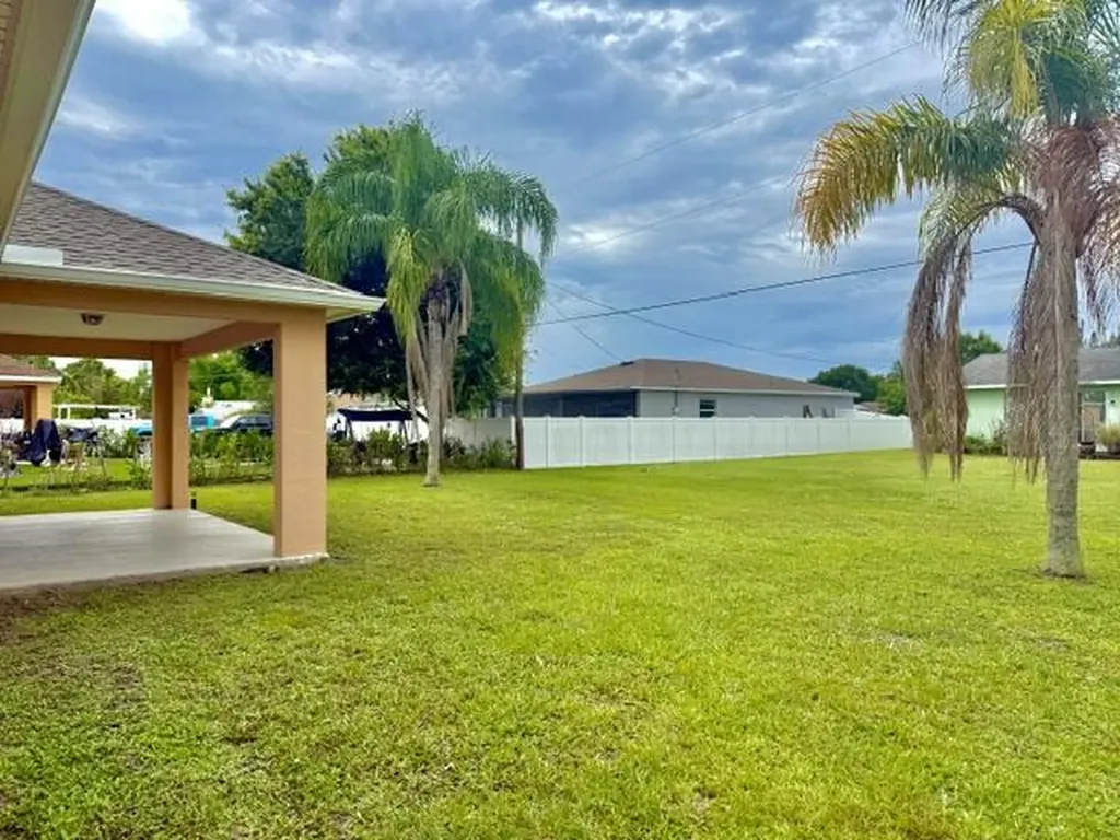 530 SW Butler Avenue Port St Lucie FL 34983