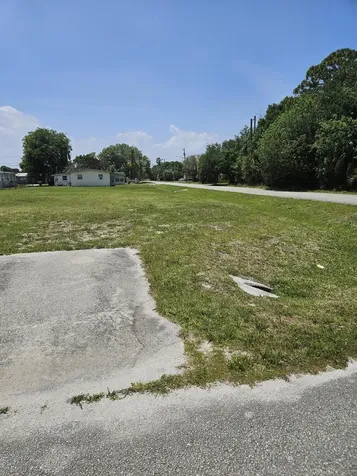 1909 N 16th Street Fort Pierce FL 34950