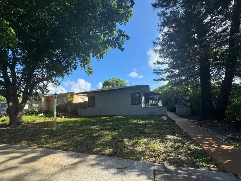 1927 Funston Street Hollywood FL 33020
