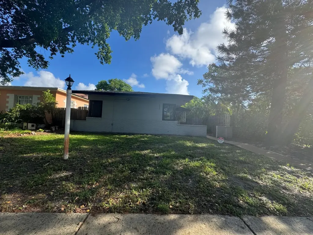 1927 Funston Street Hollywood FL 33020