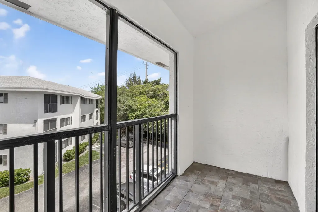 2445 SW 18th Terrace Fort Lauderdale FL 33315