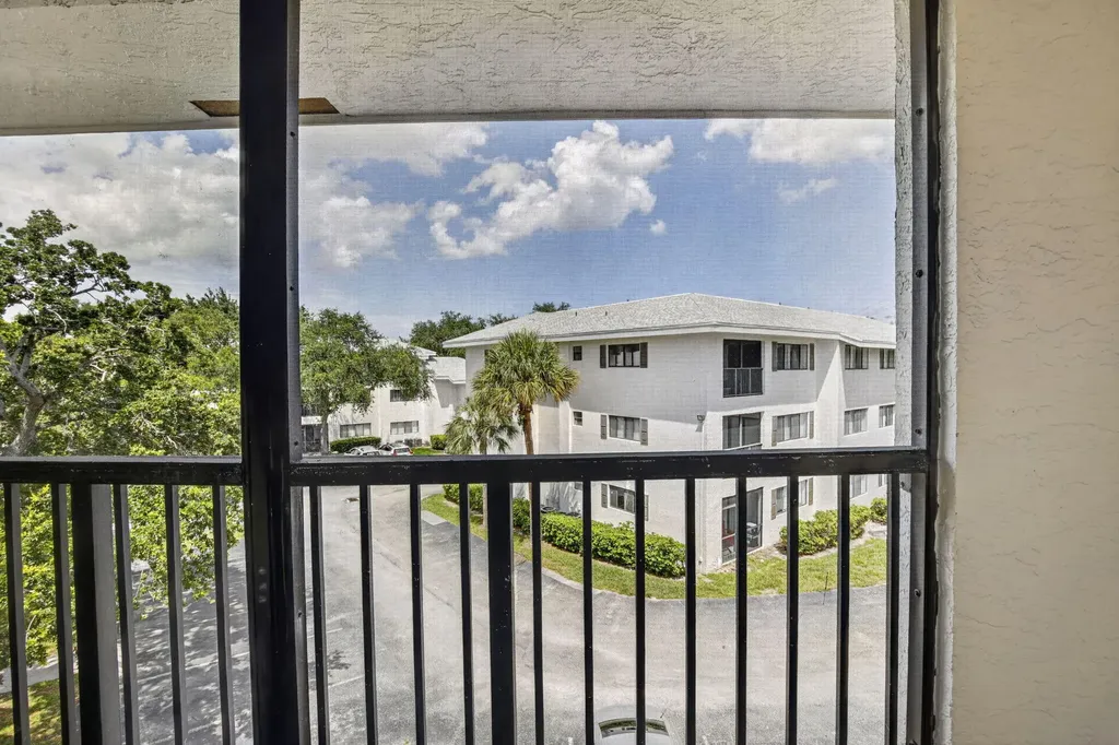 2445 SW 18th Terrace Fort Lauderdale FL 33315