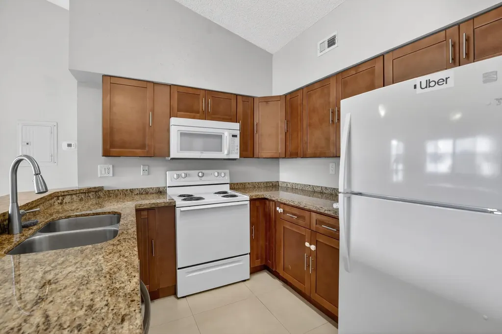 2445 SW 18th Terrace Fort Lauderdale FL 33315