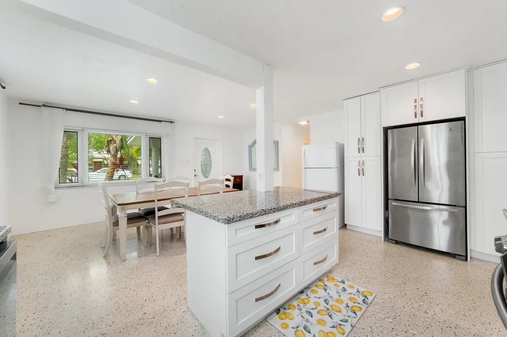 245 SW 5th Street Dania Beach FL 33004