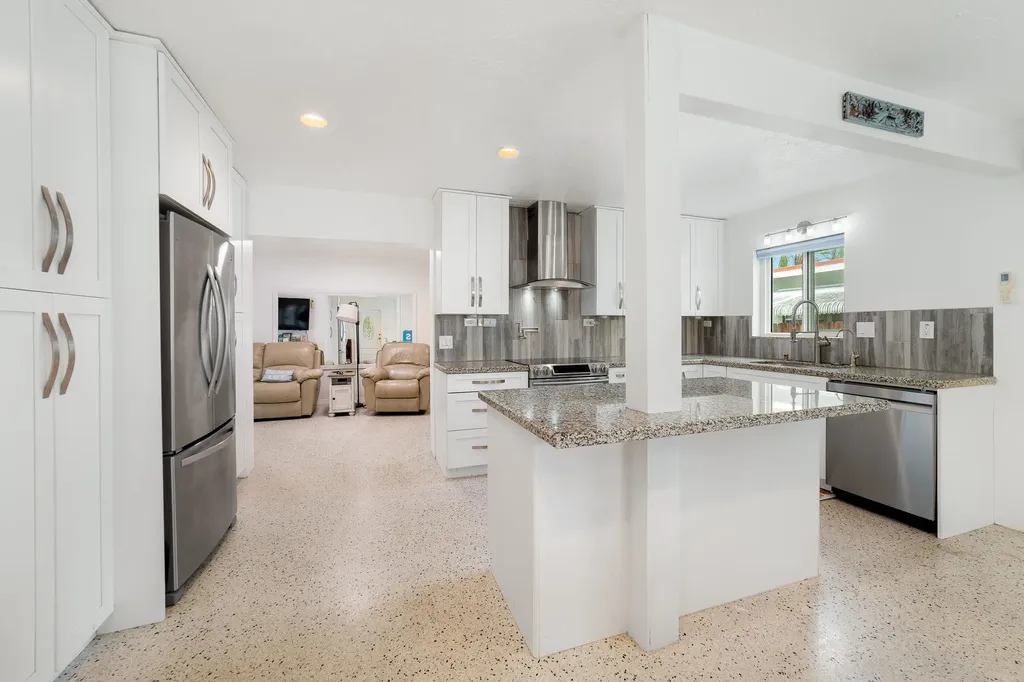 245 SW 5th Street Dania Beach FL 33004