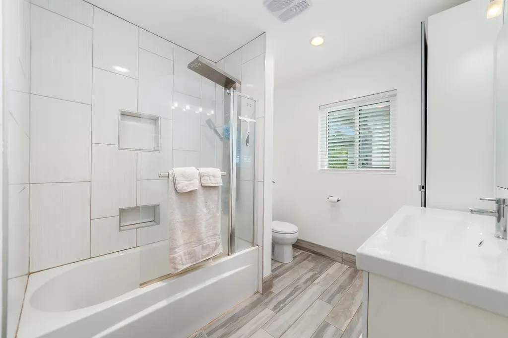 245 SW 5th Street Dania Beach FL 33004