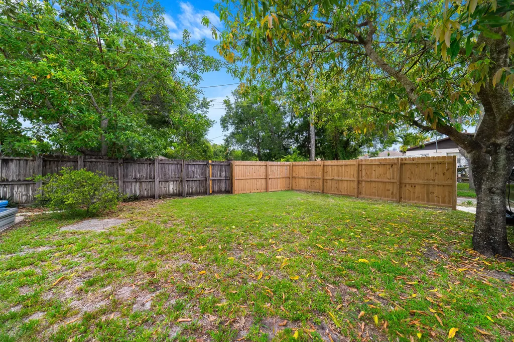 245 SW 5th Street Dania Beach FL 33004