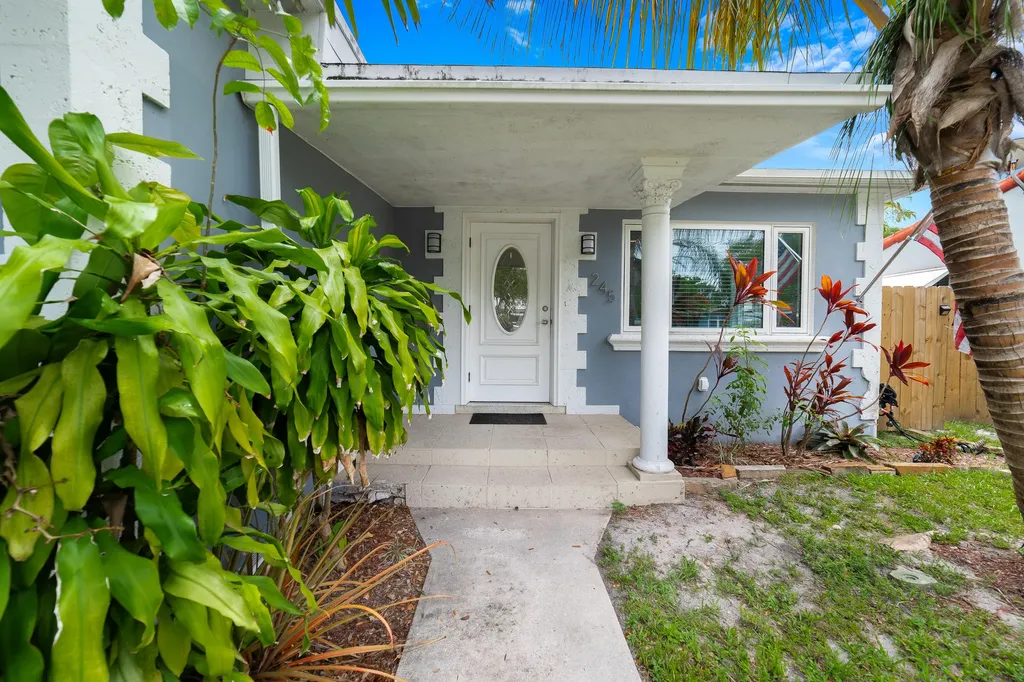 245 SW 5th Street Dania Beach FL 33004