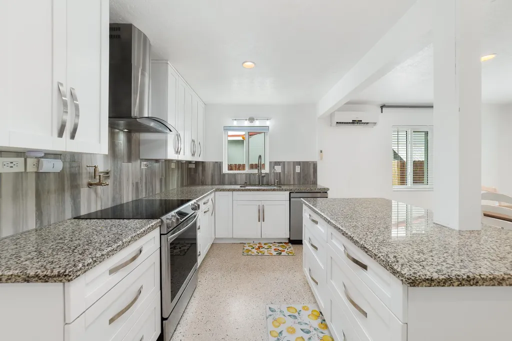 245 SW 5th Street Dania Beach FL 33004