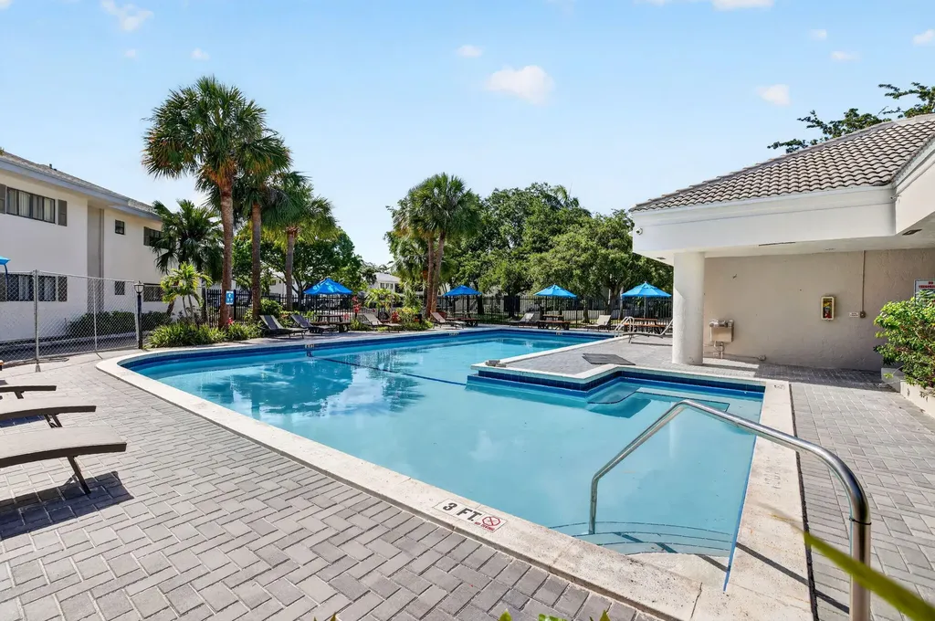 2550 SW 18th Terrace Fort Lauderdale FL 33315