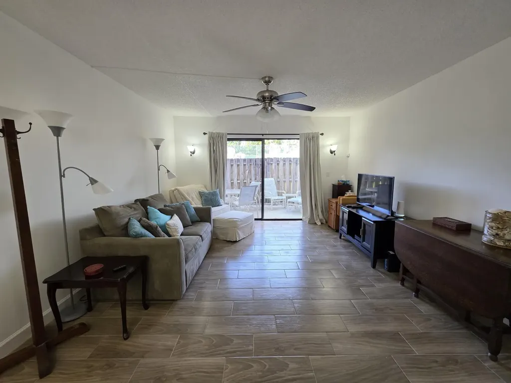 3402 Gardens East Drive Palm Beach Gardens FL 33410