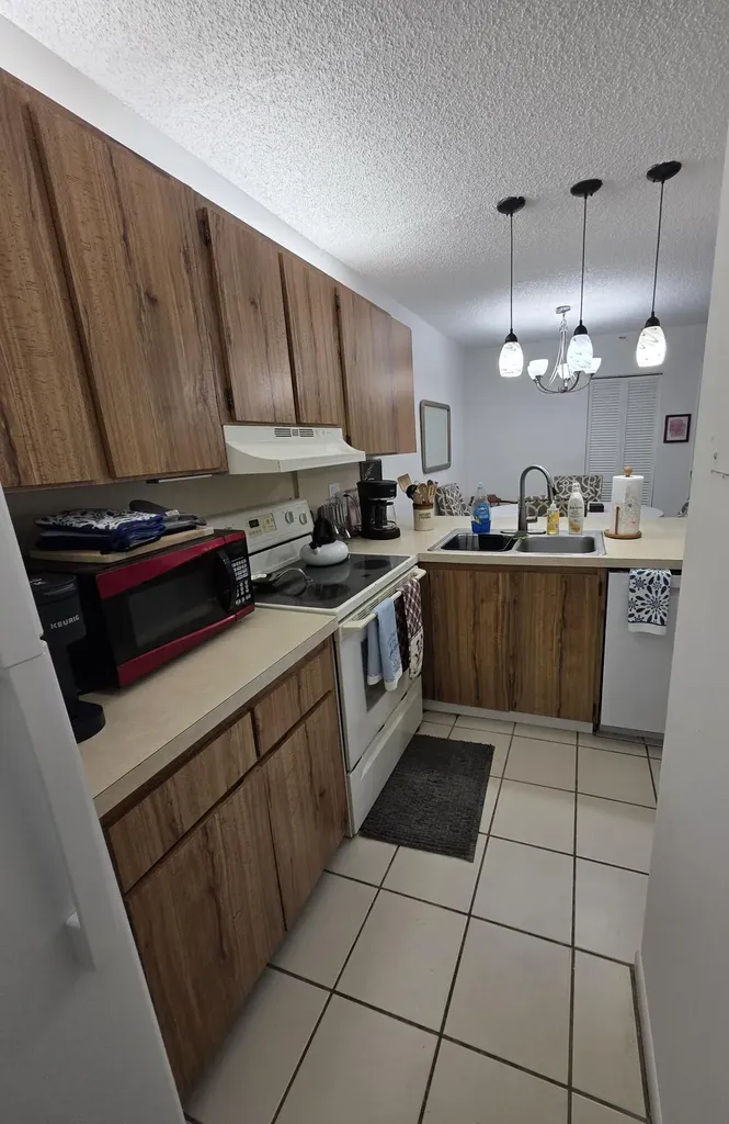 3402 Gardens East Drive Palm Beach Gardens FL 33410