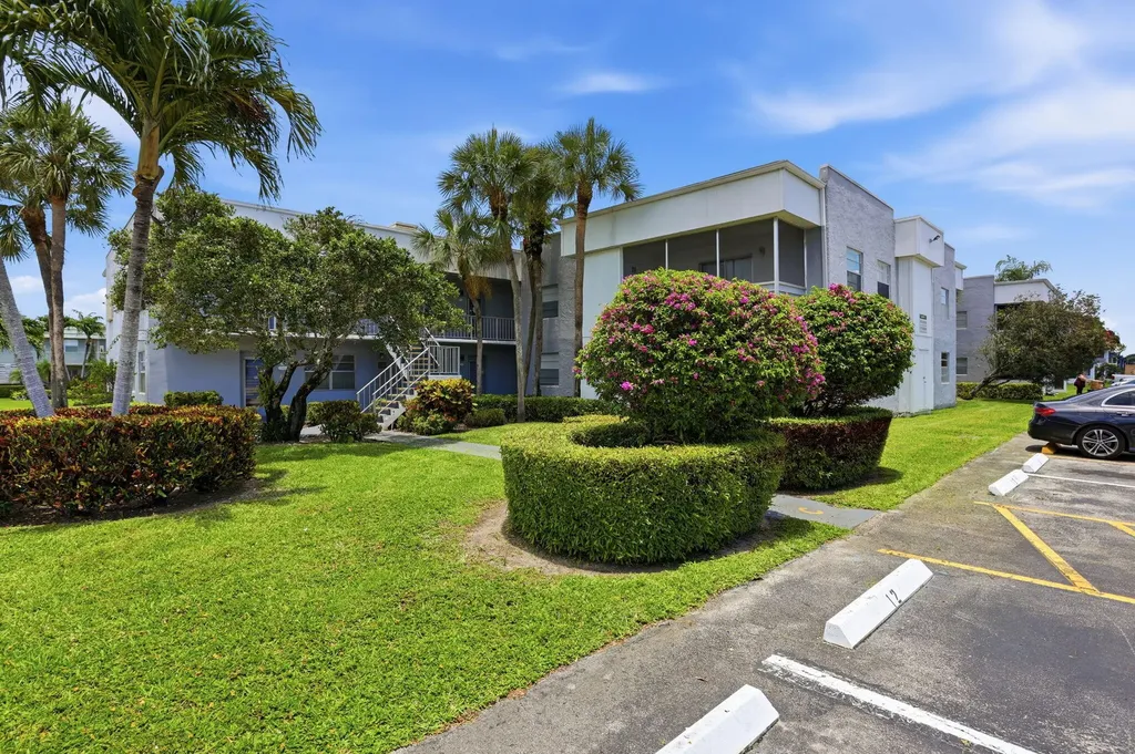 100 Flanders Delray Beach FL 33484