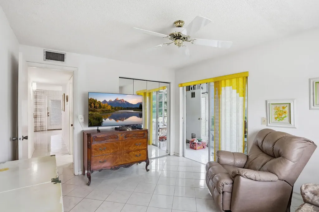 100 Flanders Delray Beach FL 33484