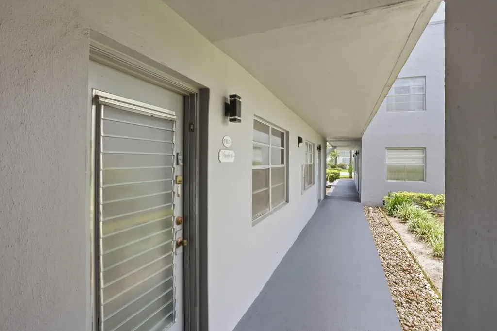 100 Flanders Delray Beach FL 33484