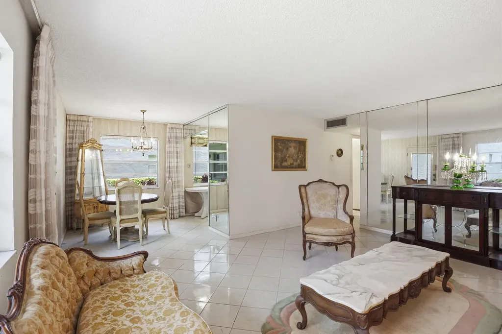 100 Flanders Delray Beach FL 33484