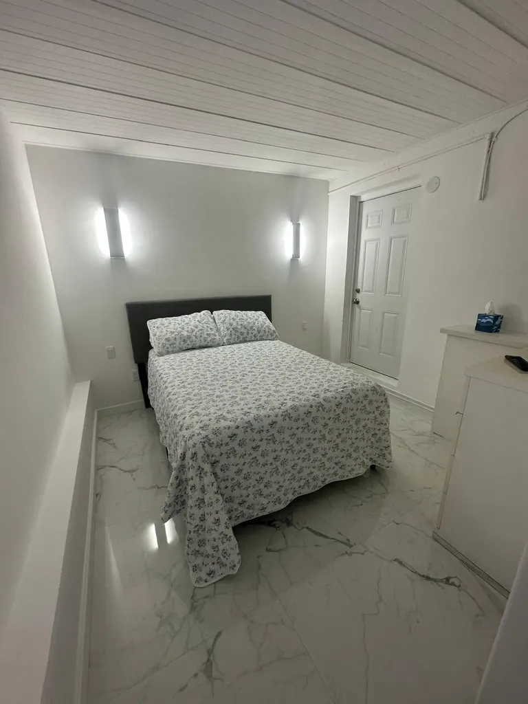 340 N 70th Terrace Hollywood FL 33024