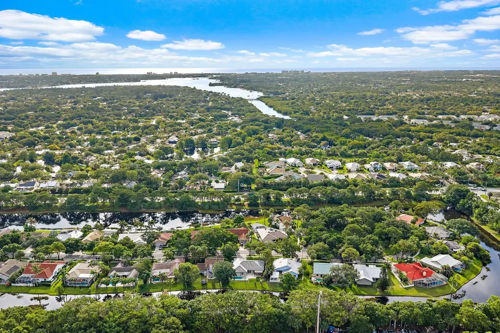 18169 Lake Bend Drive Jupiter FL 33458